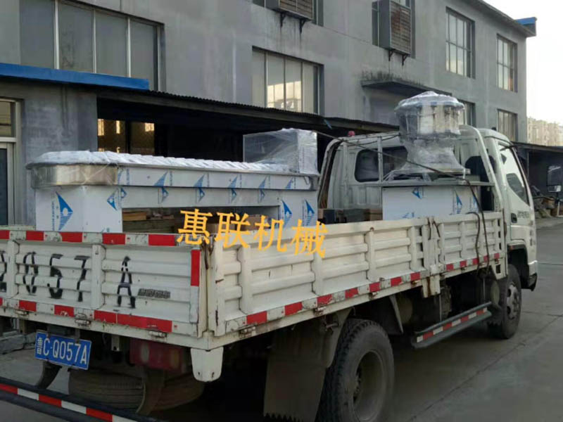 六輪沖控洗瓶機發(fā)往安徽