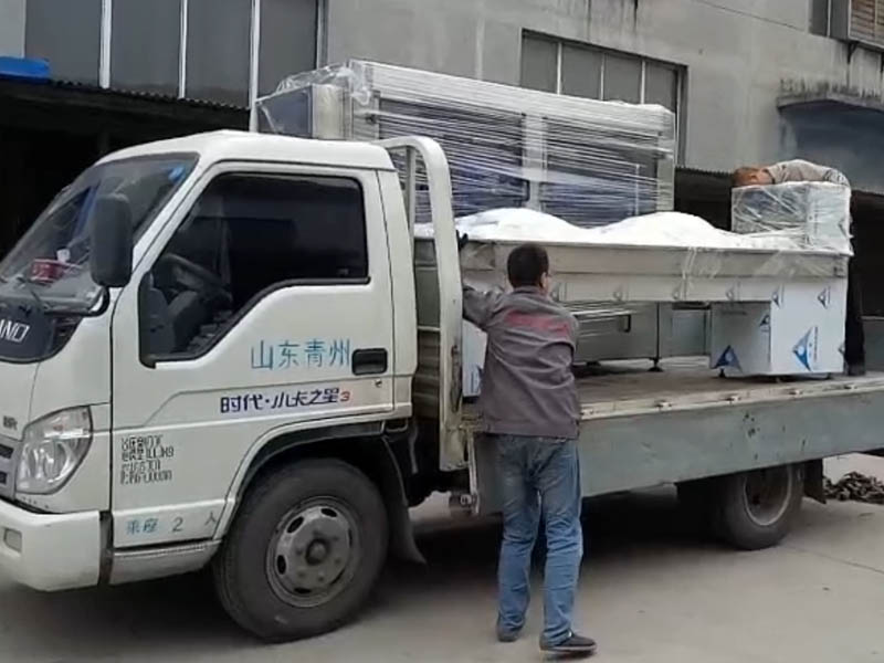 翻轉(zhuǎn)式洗瓶機(jī)