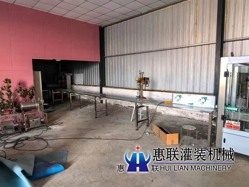 杭州整套洗瓶灌裝生產線現(xiàn)場