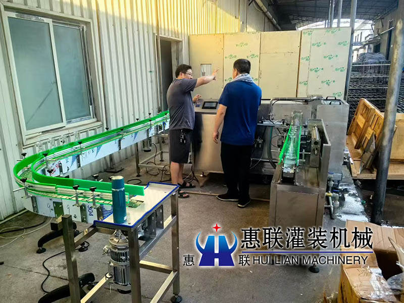 四川南充洗瓶機(jī)現(xiàn)場