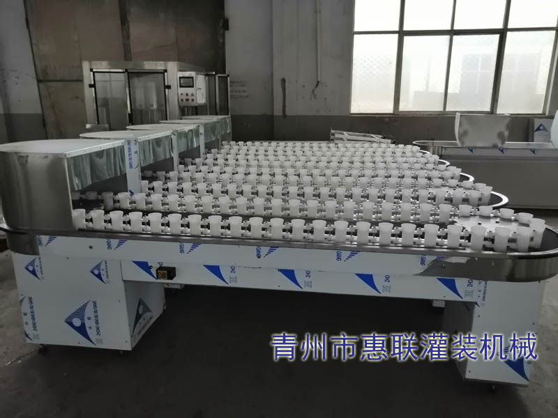 回轉(zhuǎn)式玻璃瓶洗瓶機(jī)